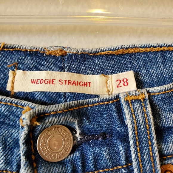 Levi's Wedgie Straight Fit High-Rise Denim Jeans - Picture 7 of 8